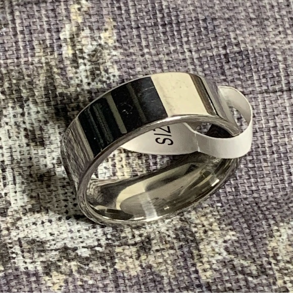 NWT Stainless Steel Darth Vader Head Etched Ring - Picture 4 of 12
